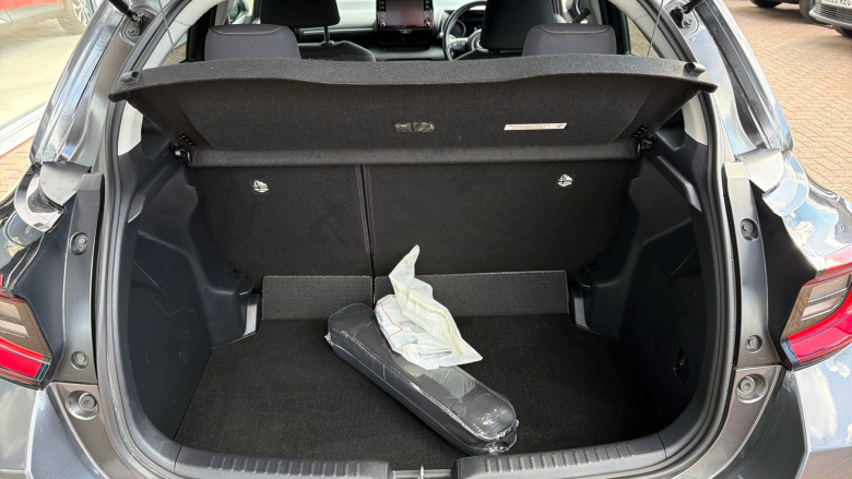 Toyota Yaris 1.5 Hybrid Design 5dr CVT Hybrid Hatchback